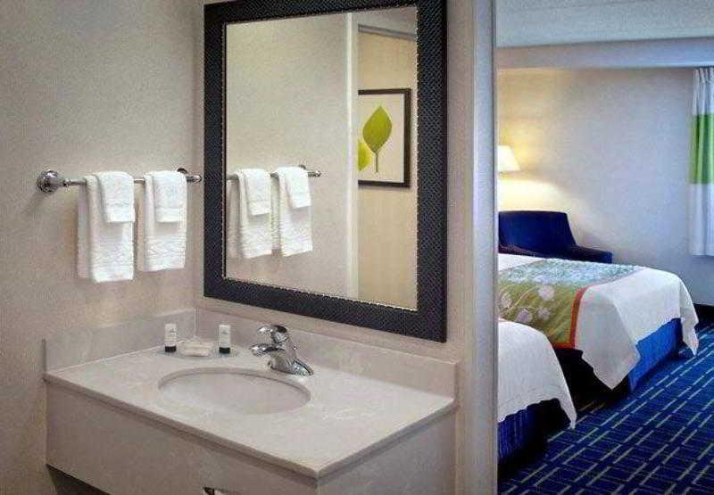 Fairfield Inn Portsmouth Seacoast Exterior photo